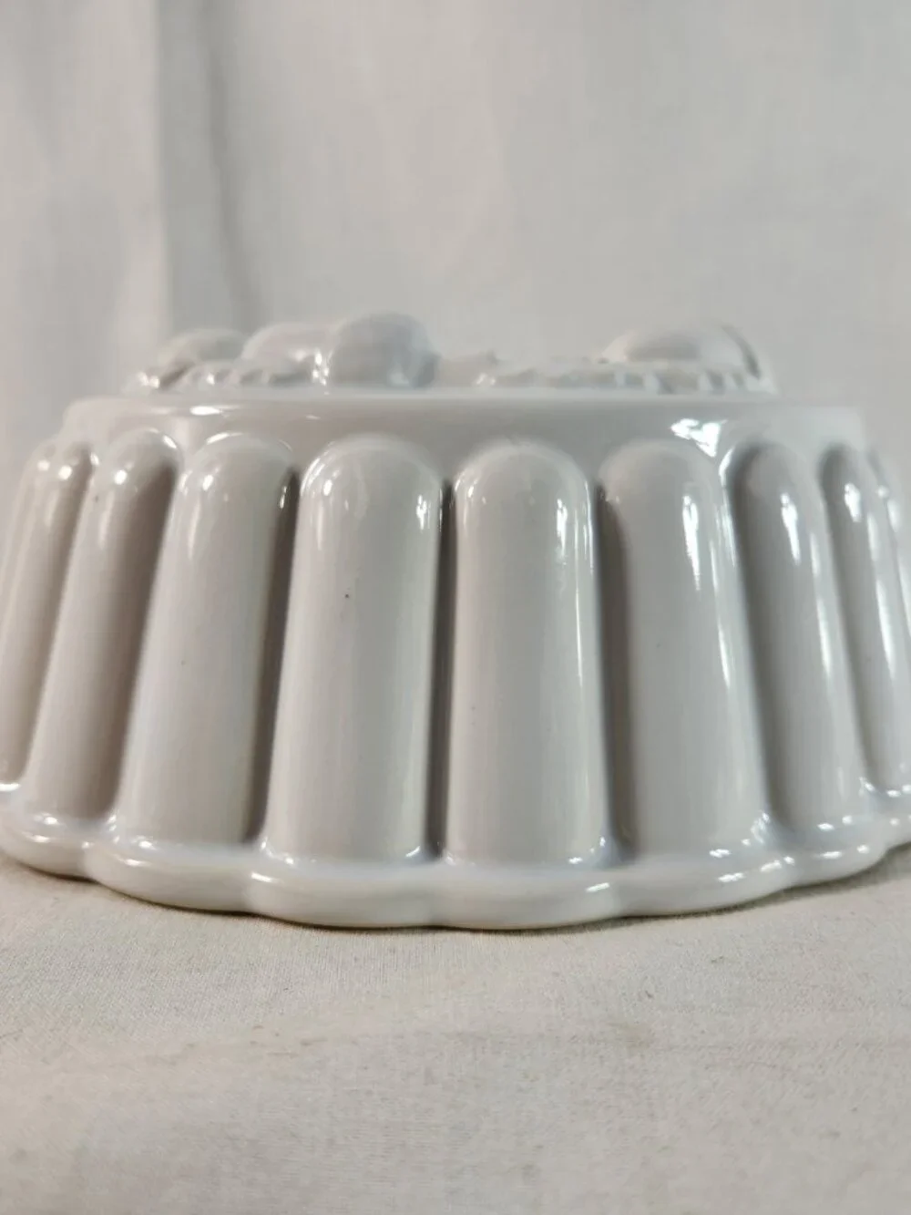Williams Sonoma White Ceramic Acorn Cranberry Mold Pan Very Good Cond. Fast Ship
